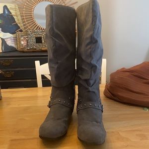 Wide-calf Vegan suede boots